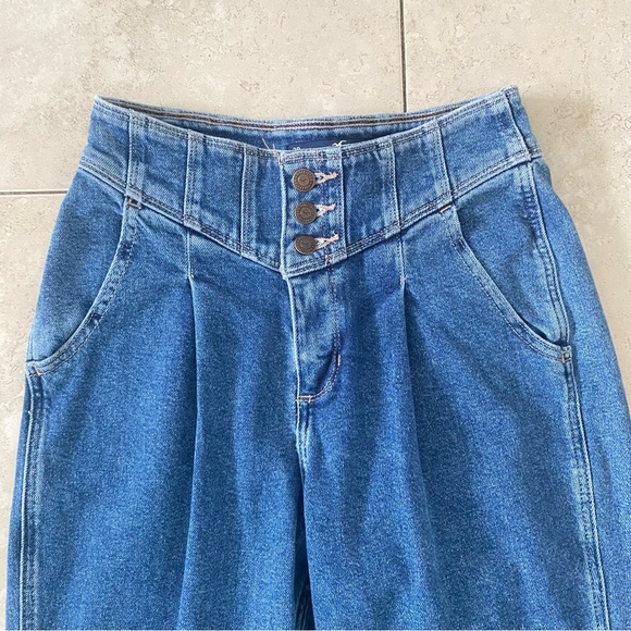 Hollister ultra high rise 80’s mom jean Denim Pants - Picture 2 of 4